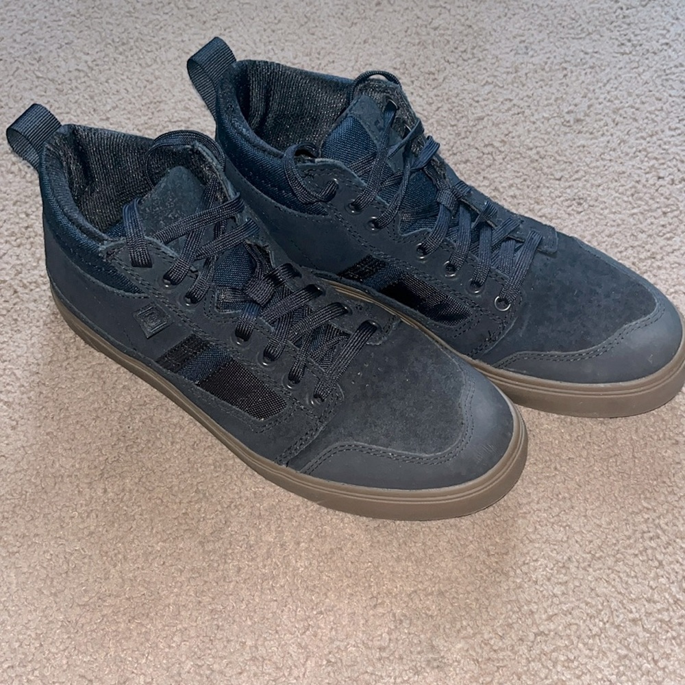 511 Vibram men’s shoes navy 9.5